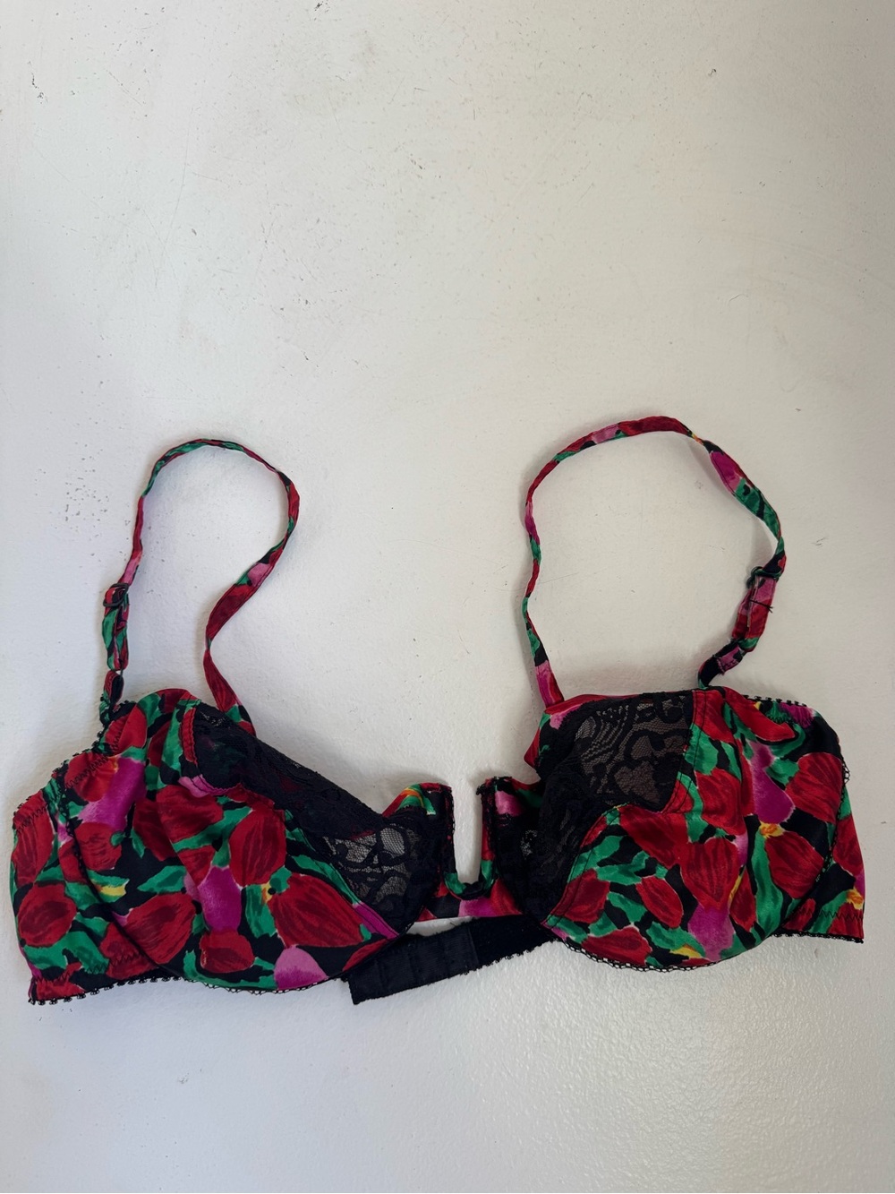 VTG Floral Victoria’s Secret Satin & Lace Bra size 36C